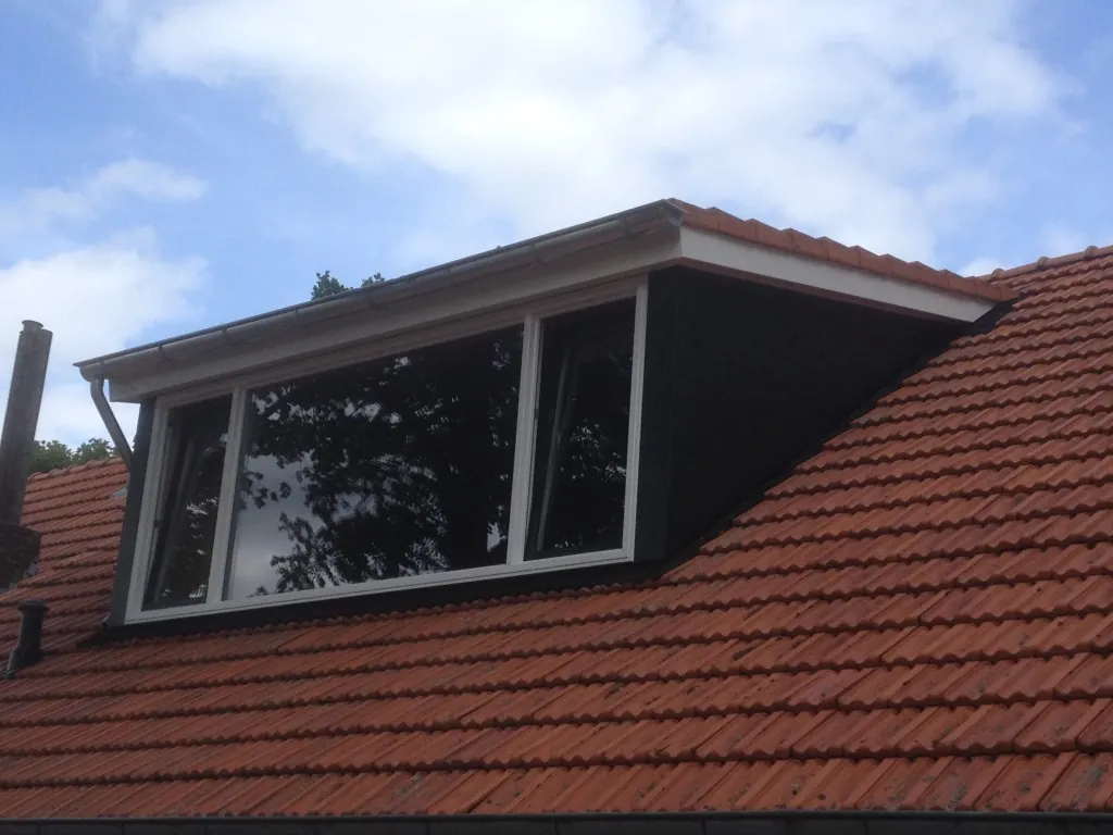 Onderhoudsarme dakkapel met kunststof kozijnen in Venebrugge